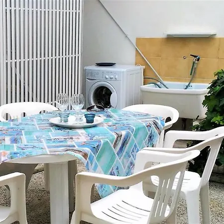 Green Holiday Villa *