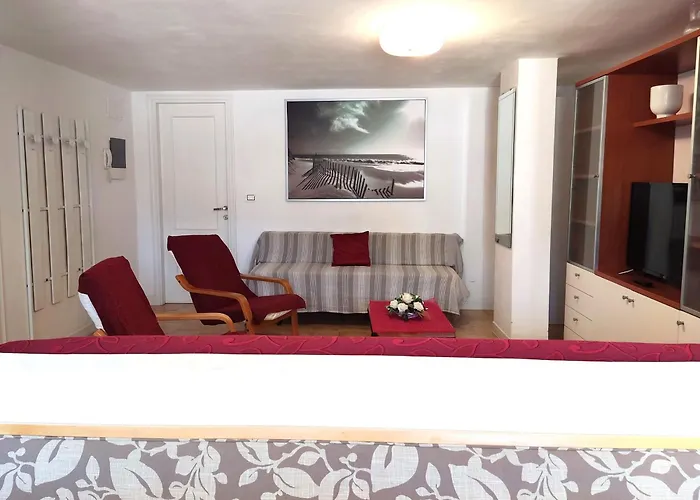 Green Holiday Villa *