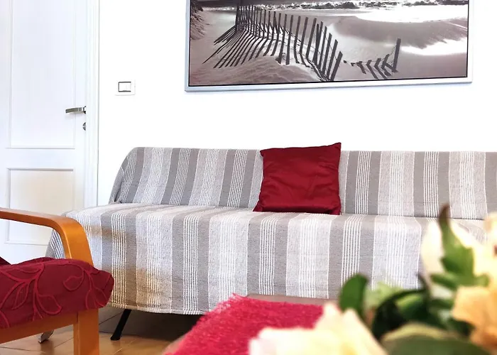 Green Holiday Villa *